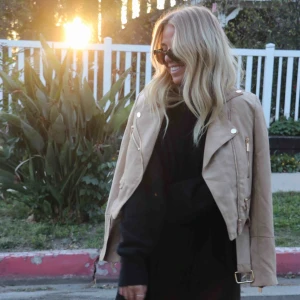  - Fake mocka jacka från ivy revel. Frakt tillkommer 63kr