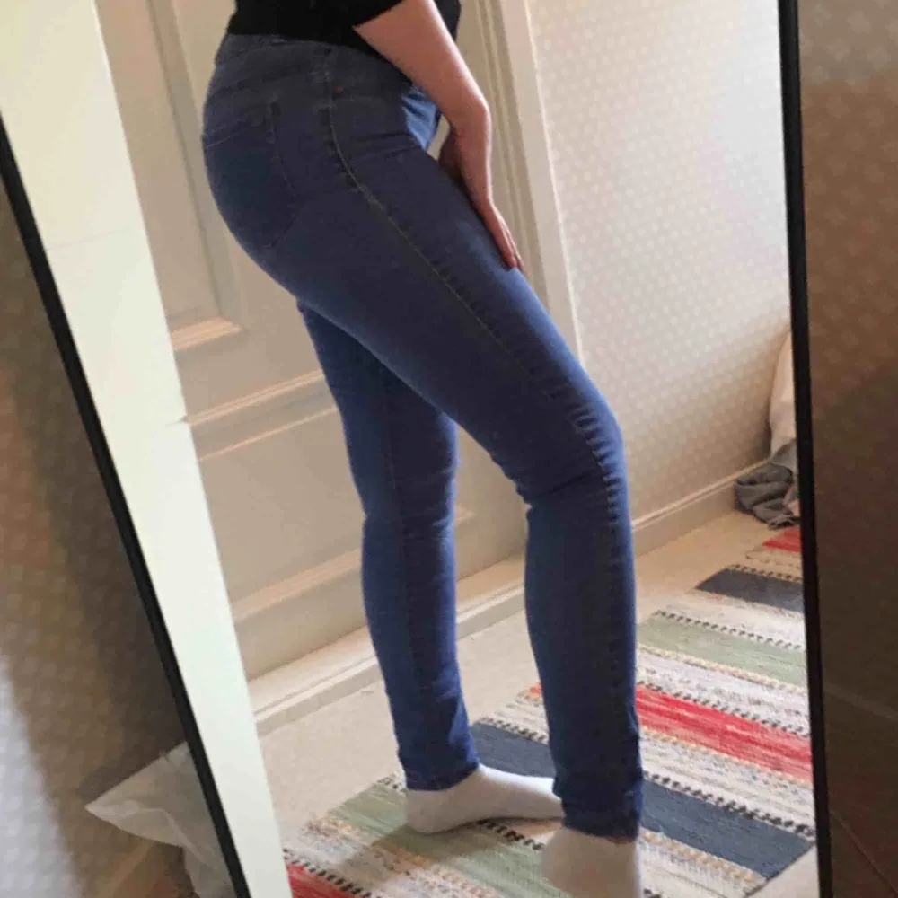 (Australiensisk storlek, storlek 37 i Europa) Sköna högmidjade. Jeans & Byxor.