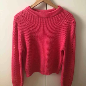  - Fin stickad tröja. Bra skick. Nypris: 499kr