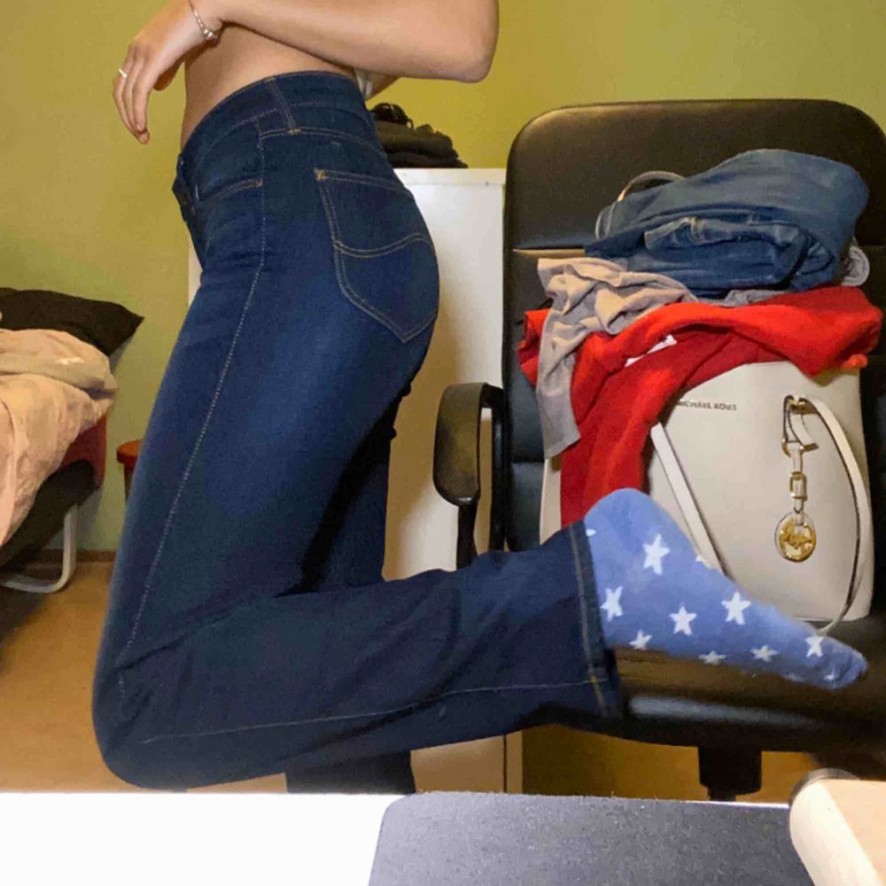Använda 3 gånger max, jätte fina byxor från märket lee. Jeans & Byxor.