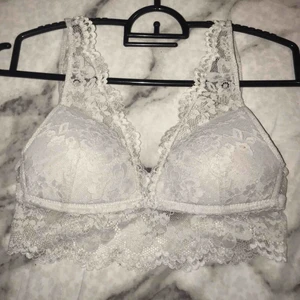  - En nästan oanvänd bh, KÖPAREN STÅR FÖR FRAKTEN❤️❤️