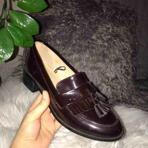  - Super vintage looking maroon färgade skor 👞🦑🐙🦐🦊👞🧶🍪🥜🍩 bekväma och snygga 🍹🏀🏈🥜🌰🍪