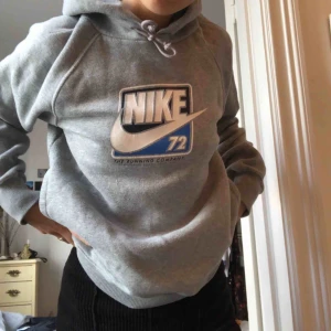  - Nike hoodie 