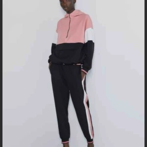  - skitsnyggt set från zara, använd få gånger. nypris 800 för båda delarna💞✨