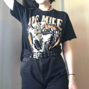  - Of Mice & Men tshirt i strl M. Frakt ingår i priset✨