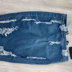  - Jeanskjol från Fashion Nova, aldrig använd!   Köparen betalar frakt 🌸