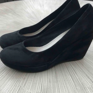  - Platå sko i mocka Vagabond,använda men i bra skick