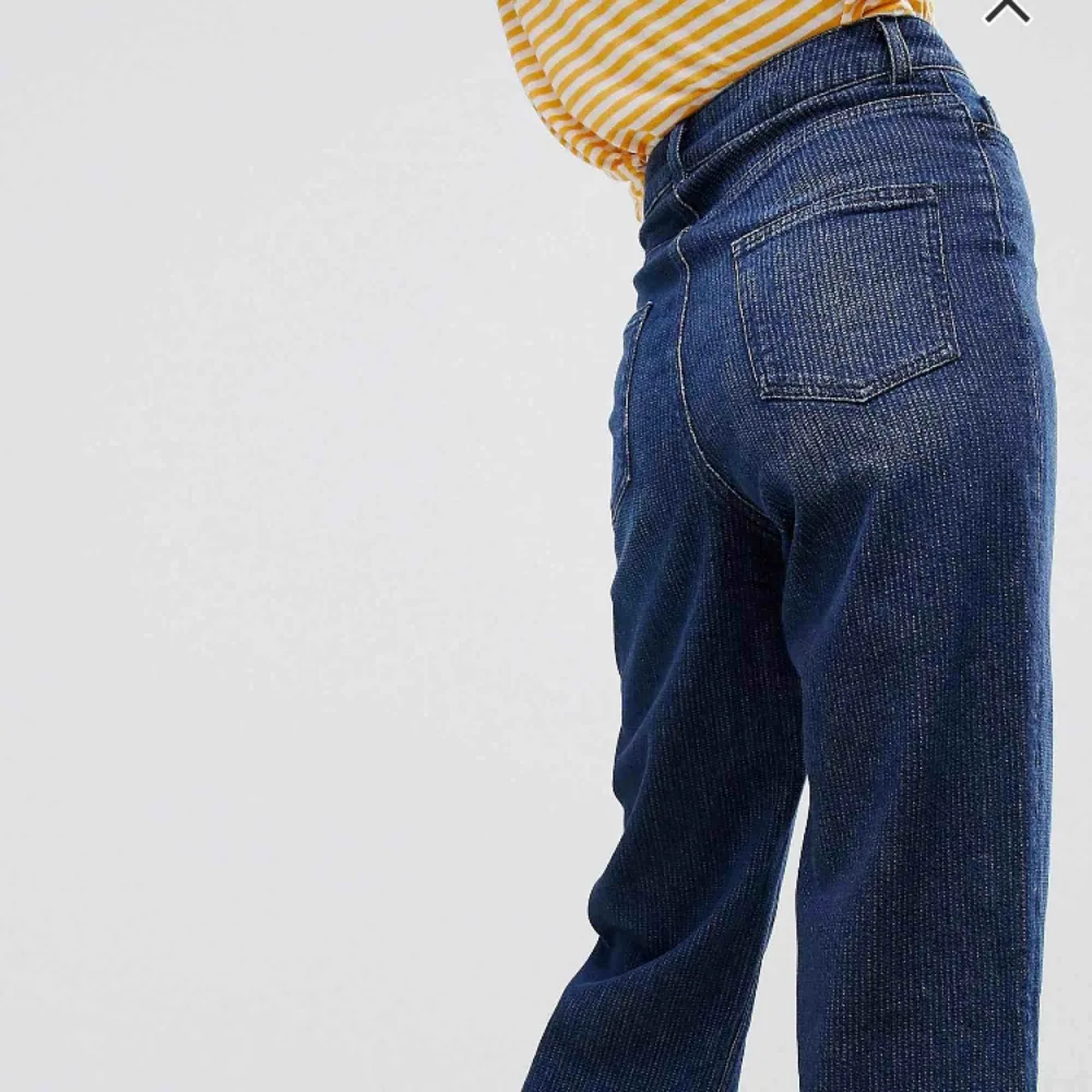 Vida mörkblå jeans  Använda ett fåtal gånger Petite- stl 24/30 . Jeans & Byxor.