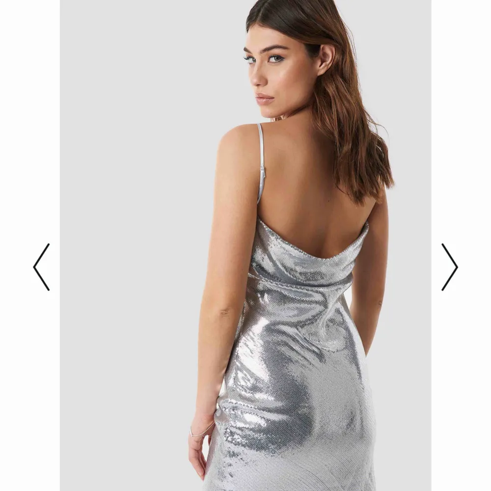 Säljer min Linn Ahlborg fest klänning då den inte passar min kroppsform storlek 36 och aldrig använd! Köpare står för frakt . Klänningar.