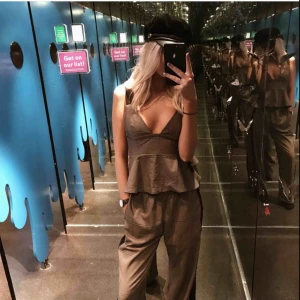  - Supersnygg topp ifrån monki, aldrig använd! ✨