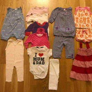  - Stor och fint klädpaket i stl 68 Kläder är i fint använd skick  Kommer från djur och rökfritt hem (New bien,Born,Lindex,HM)