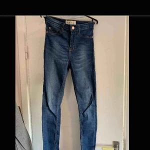  - Blåa jeans