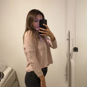 Stickad tröja Åhléns  - Baby rosa stickad tröja från Åhléns 