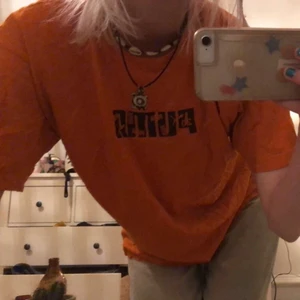 Puma T-shirt  - Orange puma t-shirts, fake. Kan mötas upp i Stockholm eller frakta!