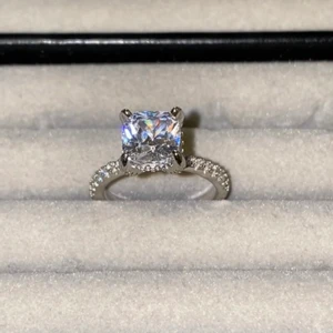 Äkta sterling silver ringar - Säljer äkta sterling silver ringar (93%) billigt för 150kr/st, finns i flertal storlekar! Kolla instagrammen för fler bilder/videos!