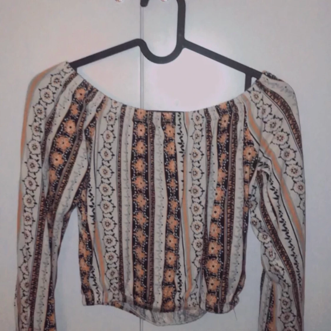 hm off shoulder tröja storlek XS/S