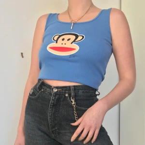 Paul Frank linne - Super sött Paul Frank linne! Den är för barn men passar mig super bra som har storlek XS/S. Super bra skick och jätte skön. Säljer eftersom jag inte använder längre. ‼️Budgivningen avslutas 17.00 idag ‼️den 19/1. Högsta bud: 100kr + frakt💕