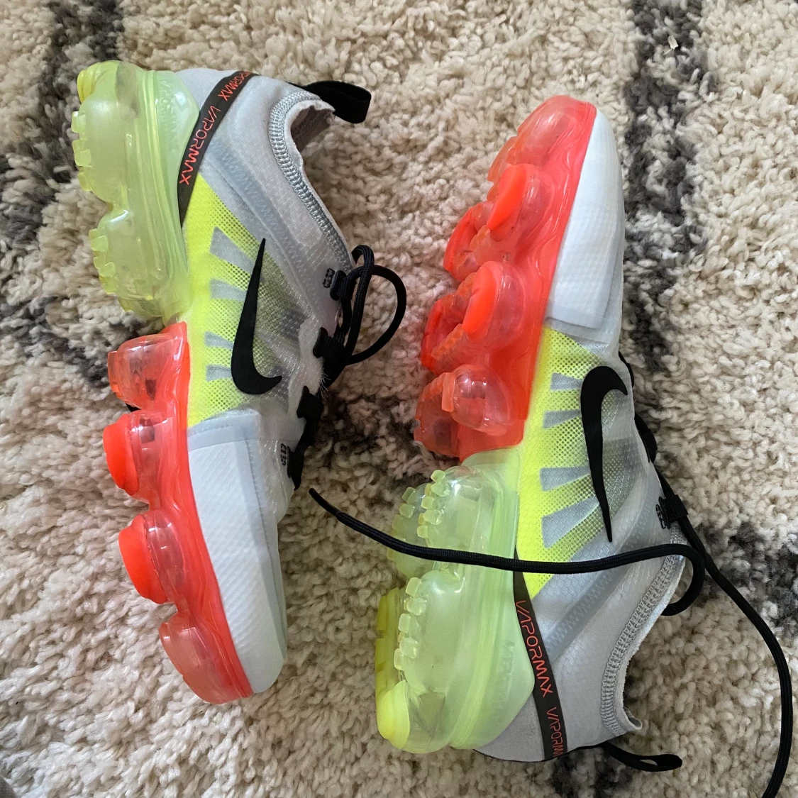 Nike Air Vapormax 2019 Neon Pure Platinum 38.5 Women - 90