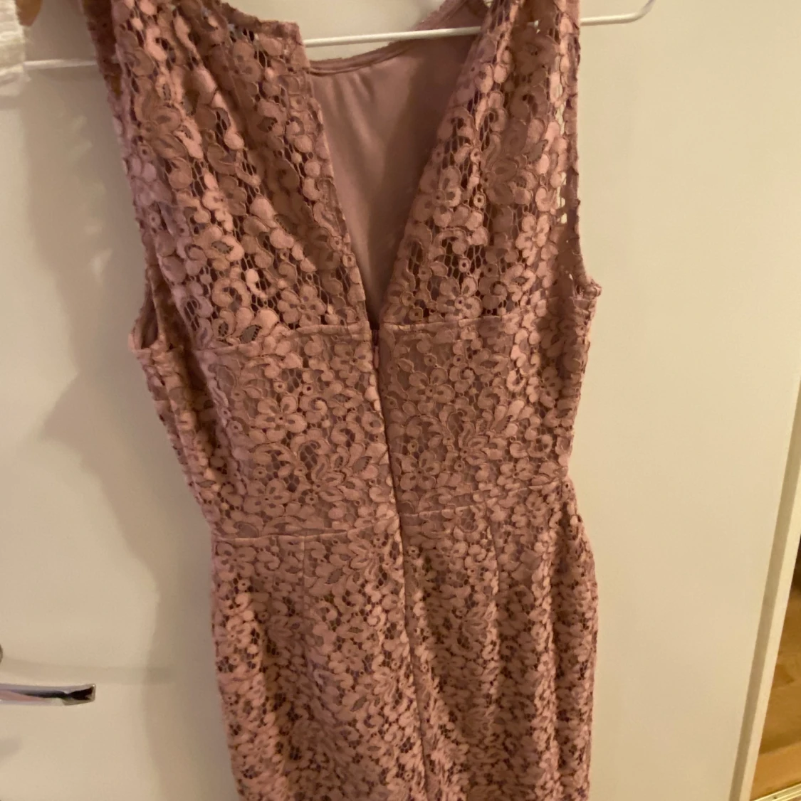 Jättefin puderrosa klänning - 91