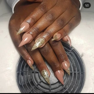 Gelénaglar - Har erbjudande på gelénaglar, kom 2 pers och gör för 500kr sammanlagt!