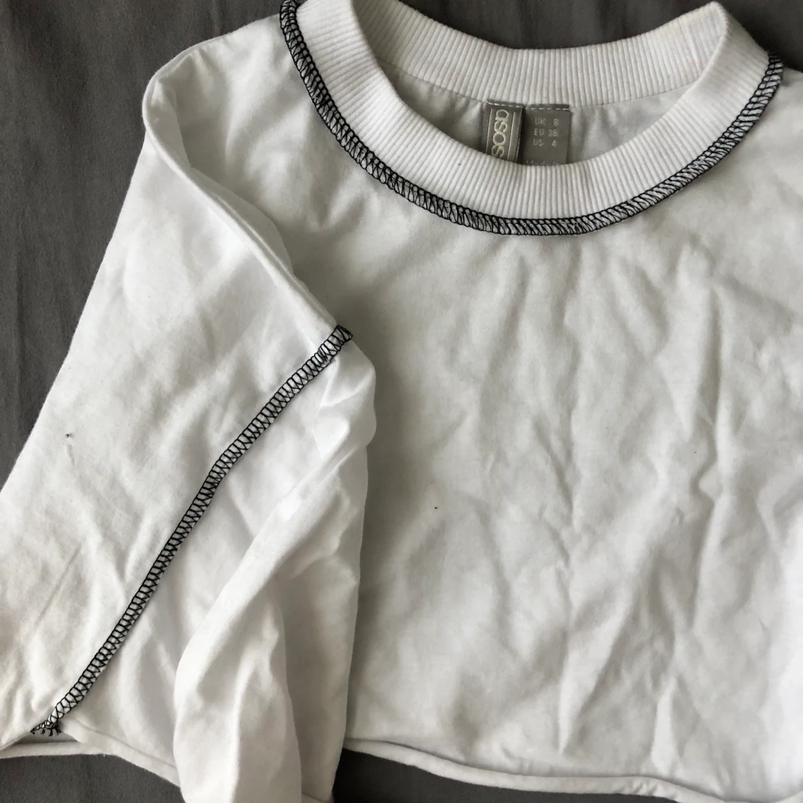 Väldigt croppad tröja  - 90