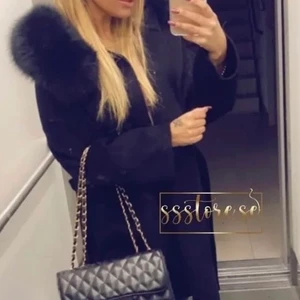 Pälskappa - En helt oanvänd ”päls” kappa i storlek S, färg svart. Köpte fel storlek och tappat bort kvittot därav oanvänd och ordpris. Mvh🌸💕