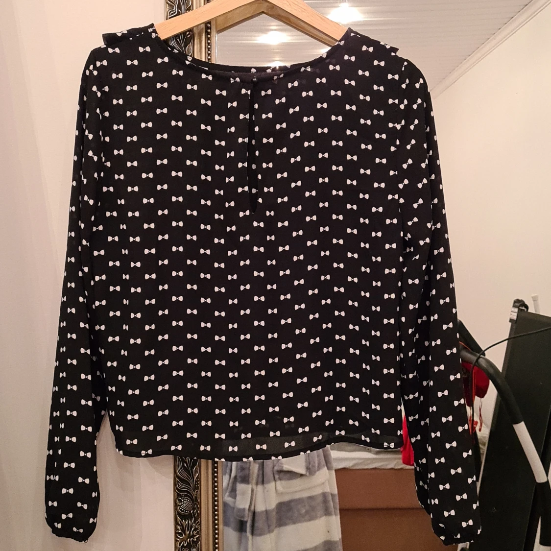 Divided blus stl 40. Passar även 38 - 90