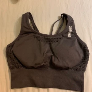 Gymshark i storlek S - Köparen står för frakt 