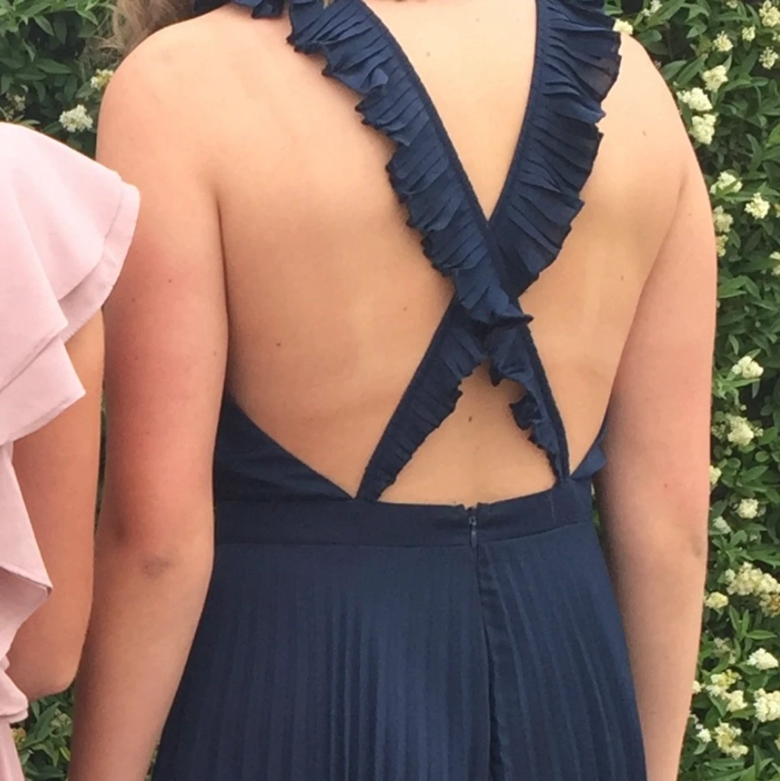 Marinblå balklänning med kryss i ryggen - 91