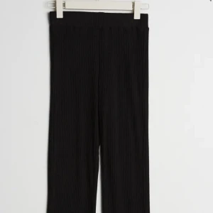 Ribbade byxor - Byxor från Gina bra skick 159kr inklusive frakten super sköna