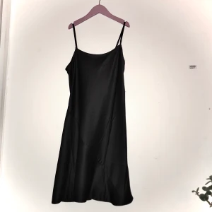 Siden klänning - Använd endast en gång