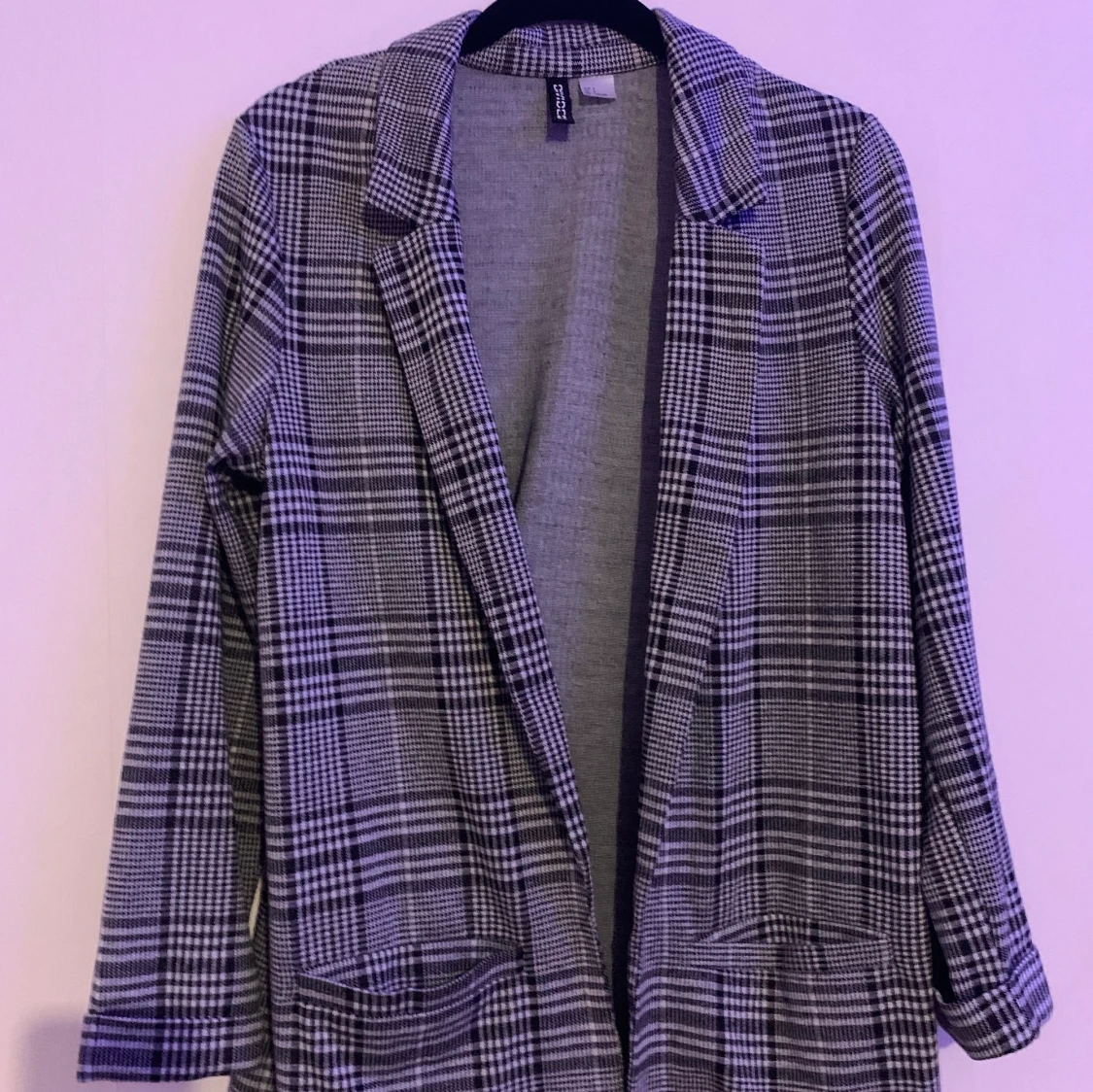 En lång grå kavaj från H&m, storlek S. - 90