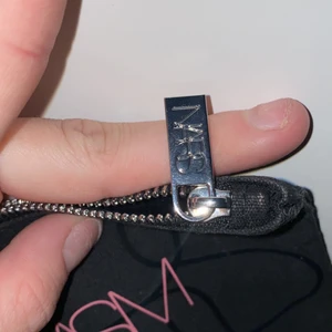 Nars - Nars. Tyg. Allt sker via Swish + köparen står för frakt.✨ 