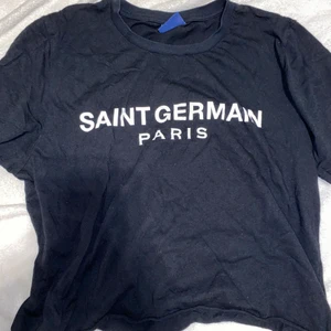 Crop topp PSG - Säljer denna då den inte kommer till användning. Säljaren står för frakten💕