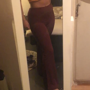 Byxor från Shein - Lite tajta för att vara M, dom ger dig fina former, använt Max 4 ggr.Du betalar frakt💞