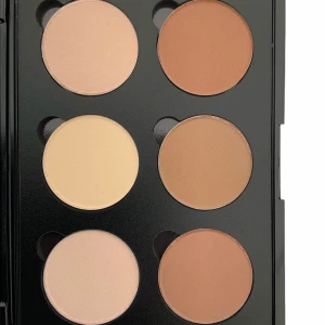 ARTJUNGLE - Light/Medium Powder Contour Palette - REA!! Tidigare pris 395 kr. Light/Medium Powder Contour Palette, Märke: ART JUNGLE, Tillverkad i Kanada, EU registrerad, parabenfri och inte testat på djur. HELT NY o FRI FRAKT! 