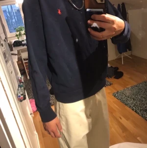 Ralph Lauren sweatshirt stl xs - Det står 14-16 år men snarare xs, köpt på nk, bra skick använd en del, nypris 799kr