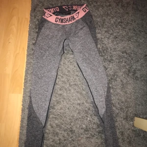 Gymshark tights - Aldrig använda gymshark byxor, buda från 200kr! Budgivningen avslutas 6/1 ❤️