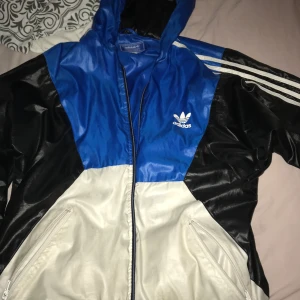 Adidas - Bra skick ny 