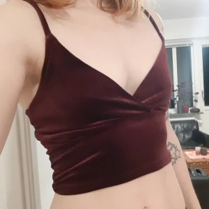 Crop top - Stretchig fintopp 