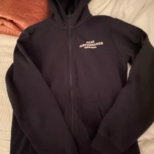 Peak performance  - Super fin köpte den dyrt men säljer billigt vi kannäven prata om priser och du kan få mer bilder om du är intresserad 