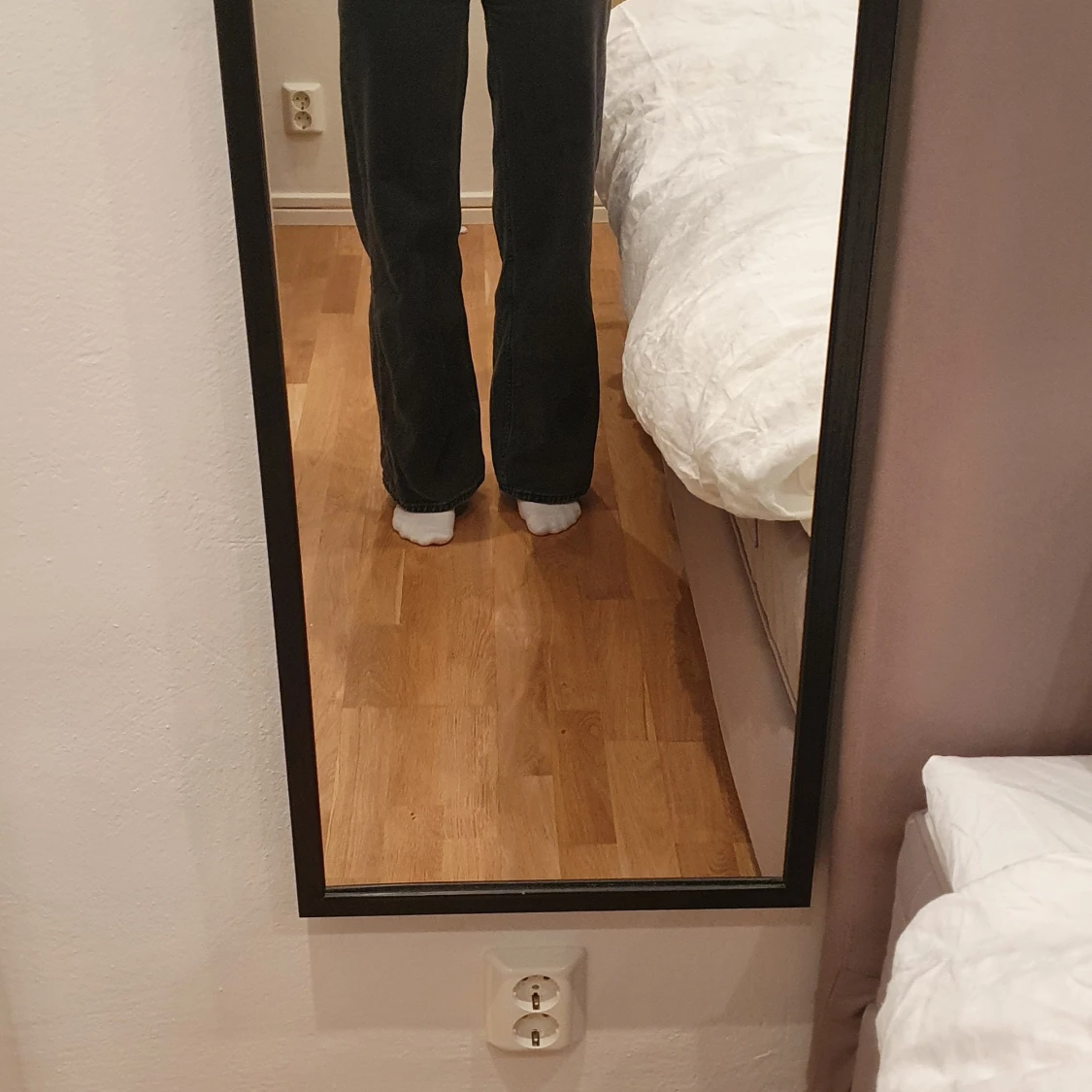 Wide leg jeans från Weekday, modell Ace - 90
