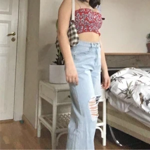 Jeans - Ett par fina jeans som passar bra med vad som helst. 😇 