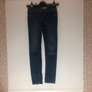 Jeans - Fina blå jeans 
