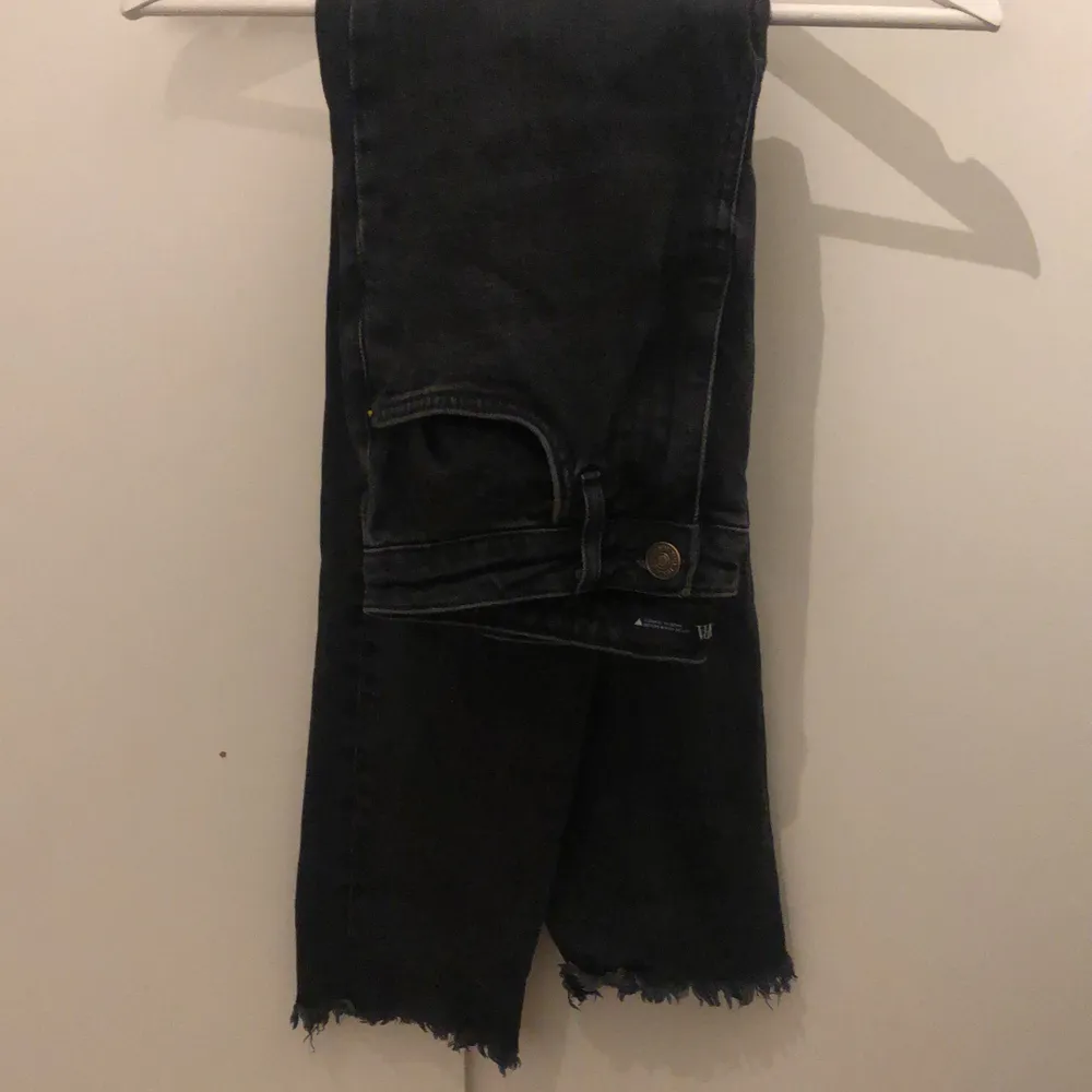 Svarta jeans från zara 80kr. Jeans & Byxor.