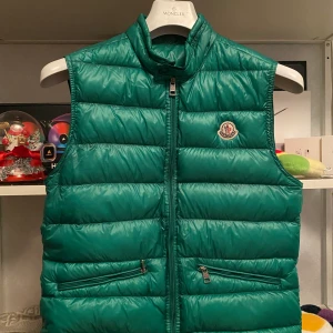 Moncler Gui Grön - Size 1 (S) 8/10 skick. Super sällsynt färg.