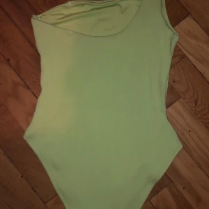 Neon body - Snygg body aldrig använd. 