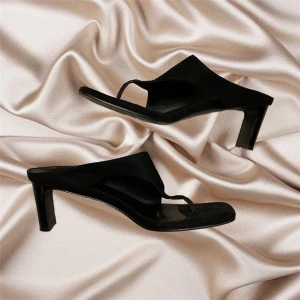 Sandaletter - Svarta Sandaletter från NAKD😍