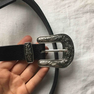  - Trendig bälte i fake läder🤠🤠