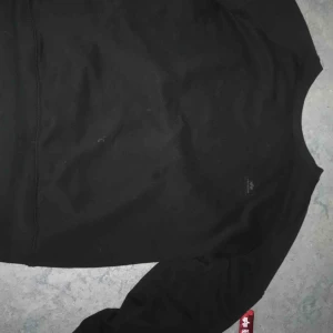  - Fin alpha tröja. Helt okej skick köpt för 700